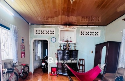 Bán nhà mặt phố Phường Phước Long (Hiệp Phú, Q.9 cũ) ngang 6m, DT 95m2, 1 trệt, 2PN. Sổ hồng, giá 6.99 tỷ. LH: 0933125879